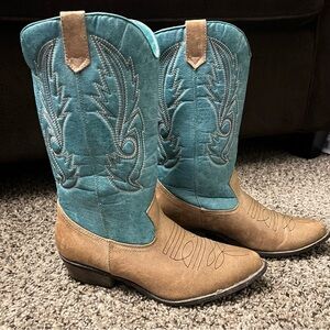 Coconuts Cowgirl western boots